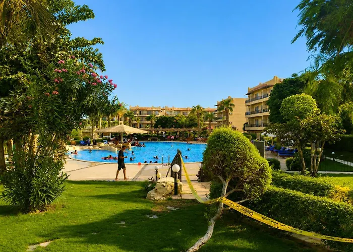 Apartment Lagoon View Stylish 1br The View Sheikh *